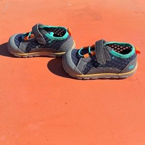 See Kai Run Toddler size 8 water-shoe (NEW!)